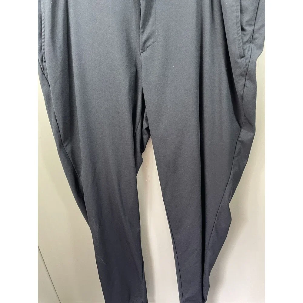 Reebok Performance Pants Charcoal Grey | Minimalist‎ Corporate Casual Athletic